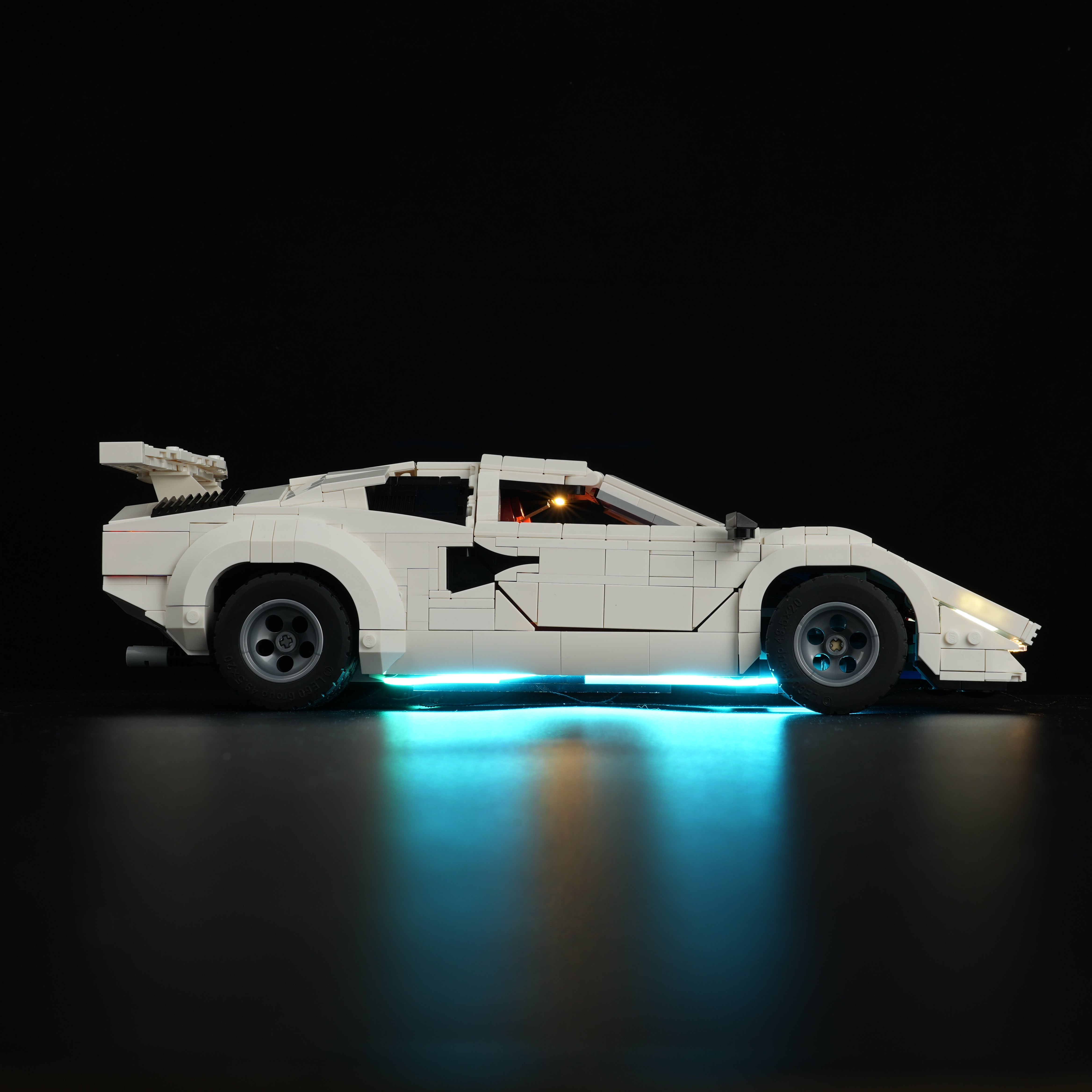 Nookbricks Light Kit for LEGO Lamborghini Countach 5000 Quattrovalvole #10337